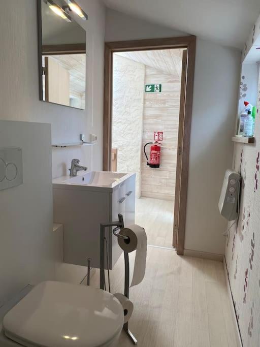 Little Roua Ardenne Cottage 4 Pers ストゥモン エクステリア 写真